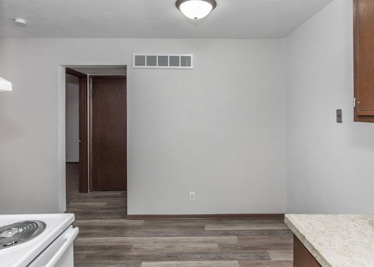 Apartment for rent at 2415 Jebens Ave, Davenport, IA 52804