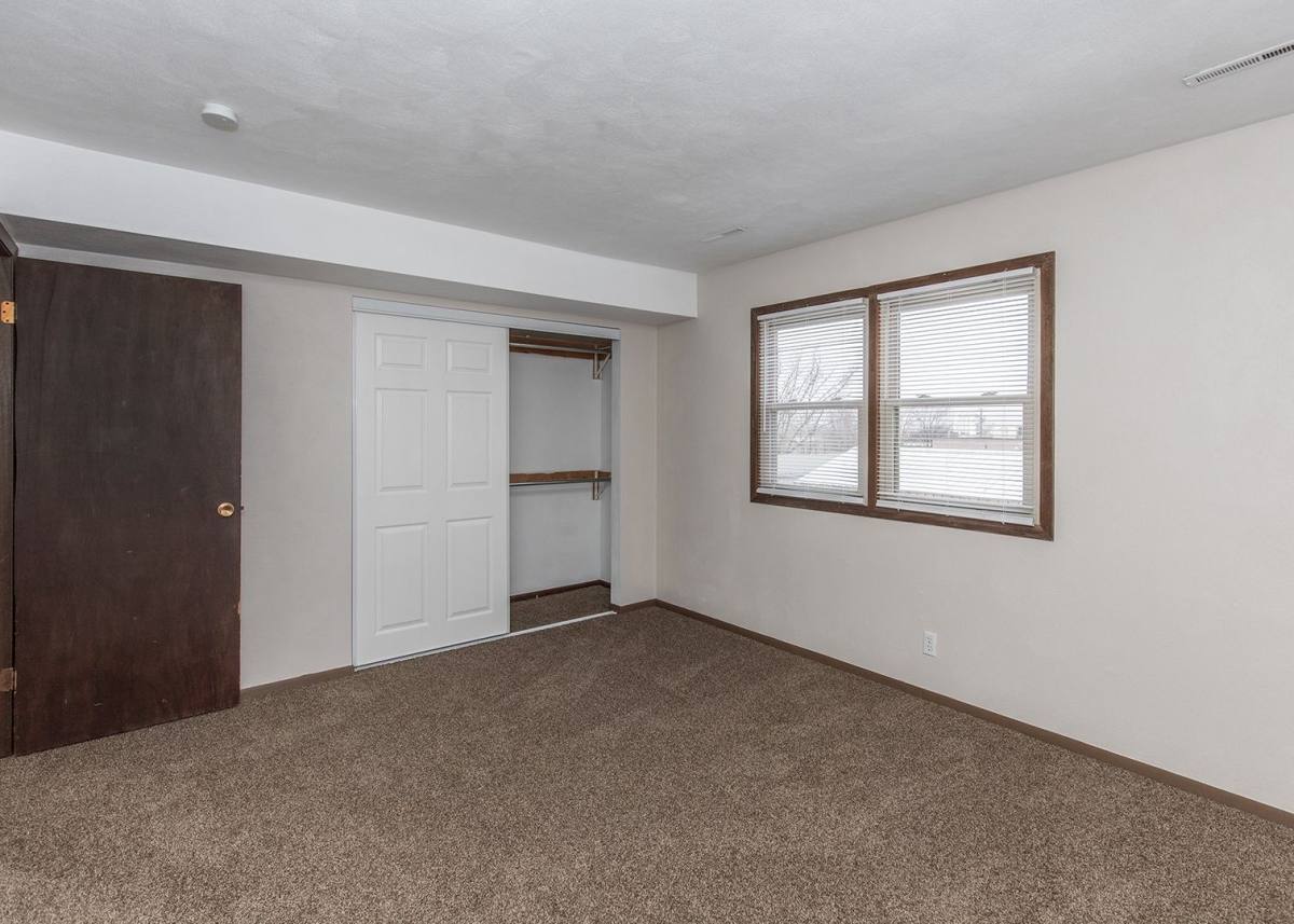 Apartment for rent at 2415 Jebens Ave, Davenport, IA 52804