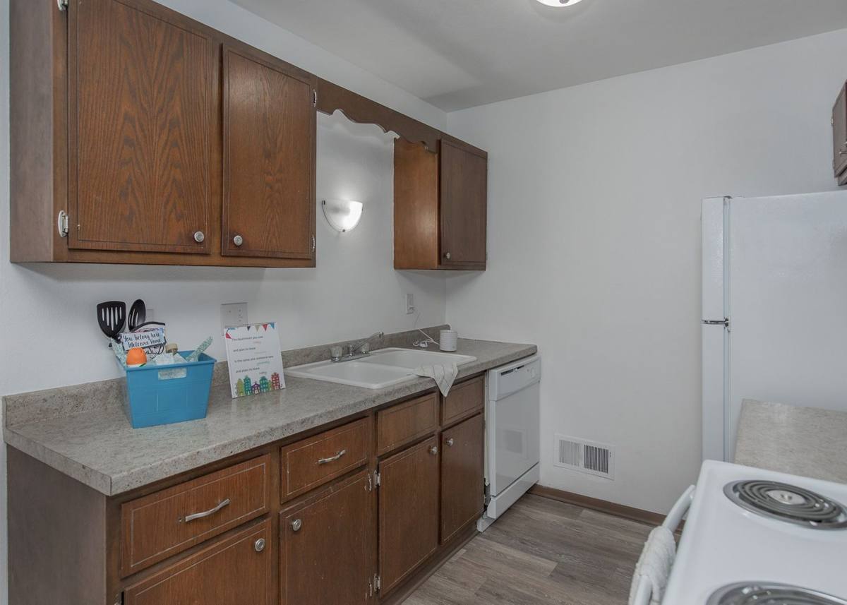 Apartment for rent at 2415 Jebens Ave, Davenport, IA 52804