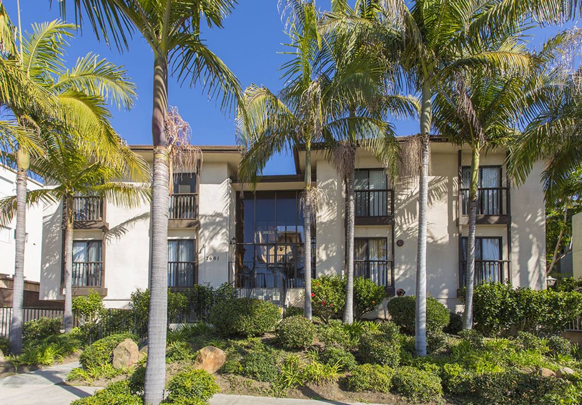 Apartment for rent at 7601 Eads Ave, La Jolla, CA 92037