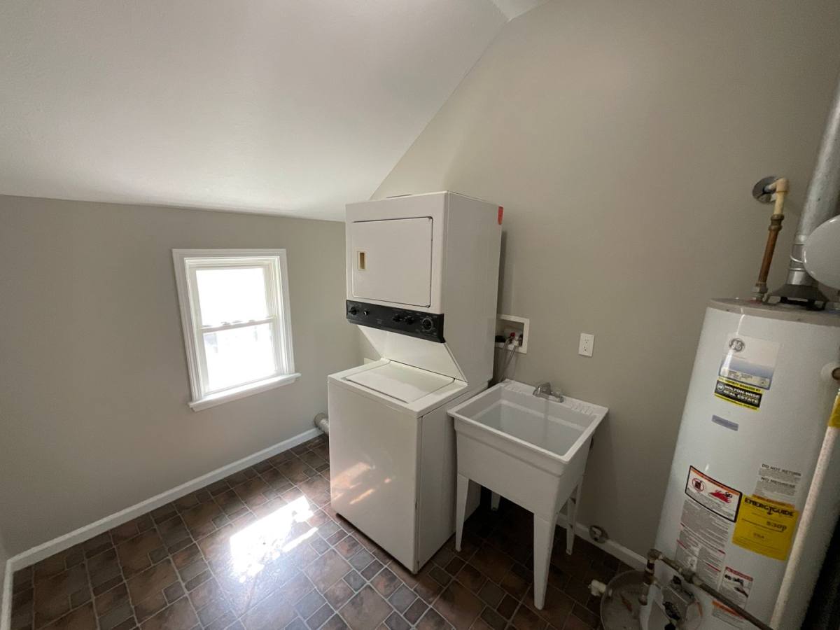 Apartment for rent at 3449 Erin Ave, Cleveland, OH 44113
