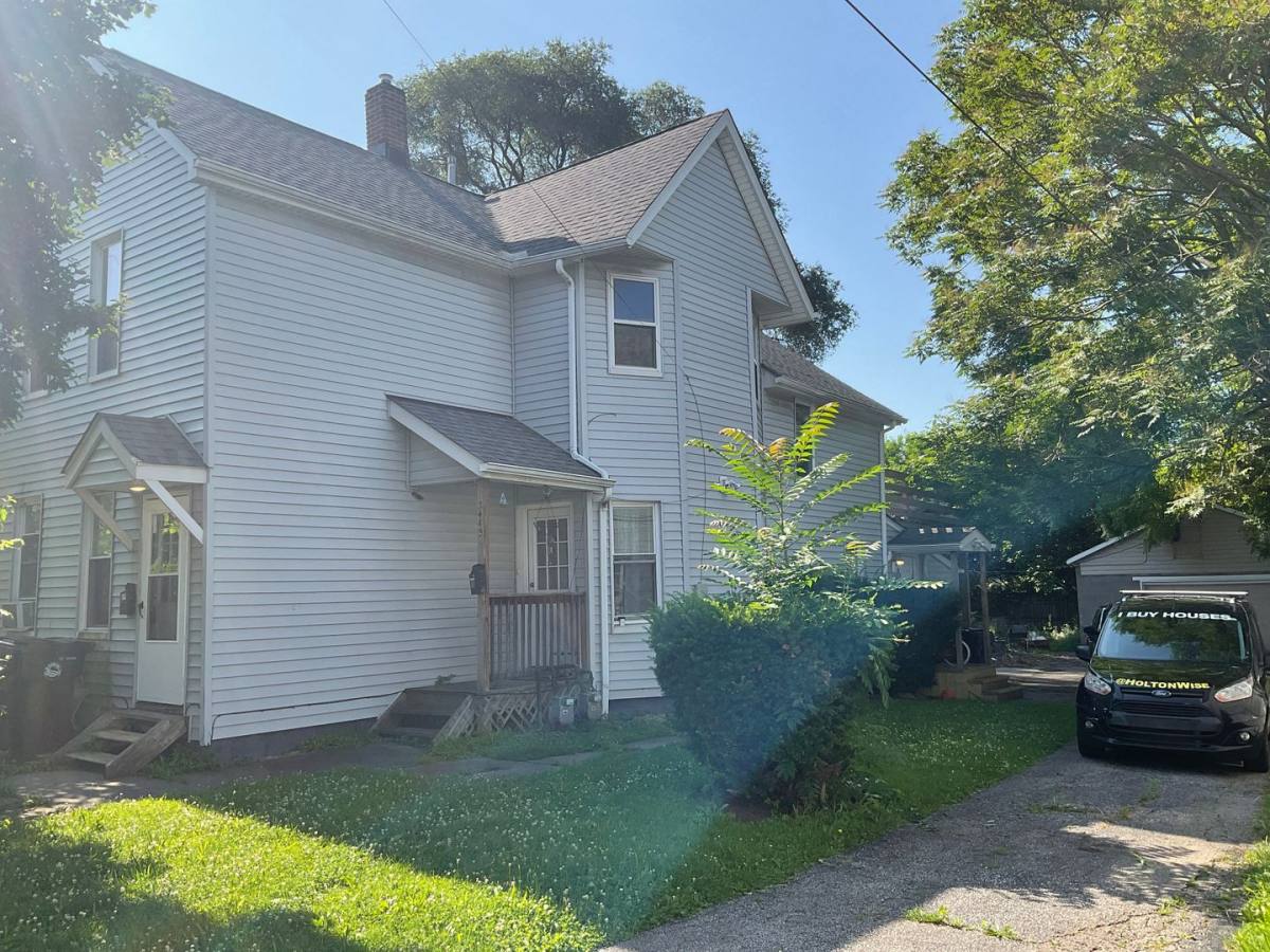 Apartment for rent at 3449 Erin Ave, Cleveland, OH 44113