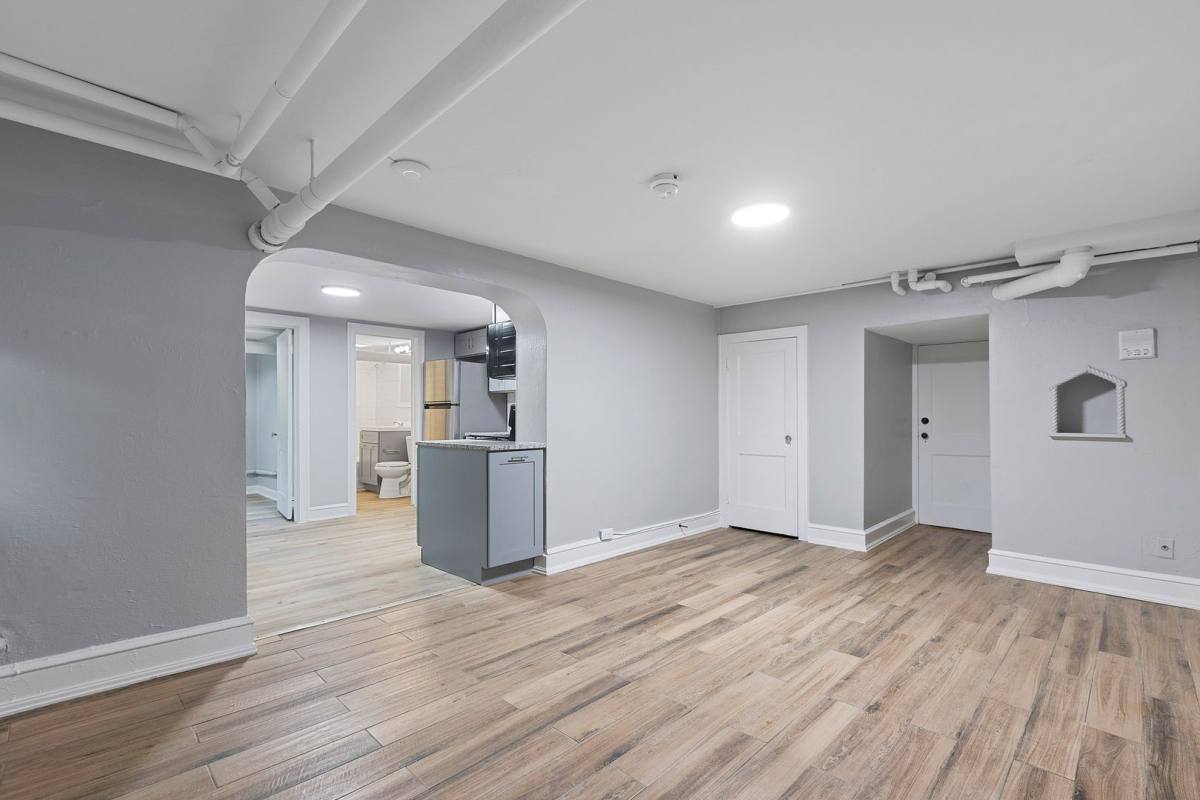 Apartment for rent at 1425 N Ave, Waukegan, IL 60085