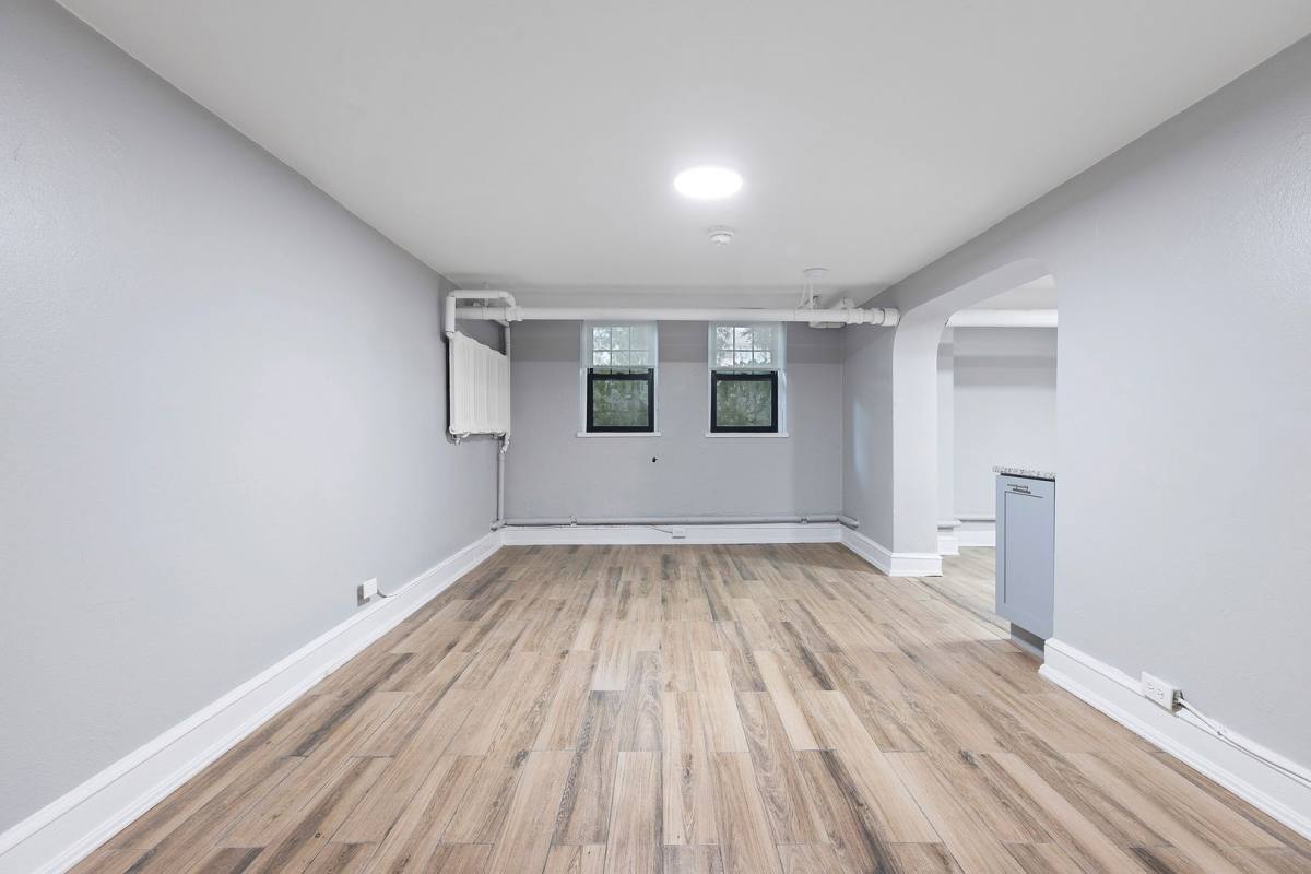 Apartment for rent at 1425 N Ave, Waukegan, IL 60085