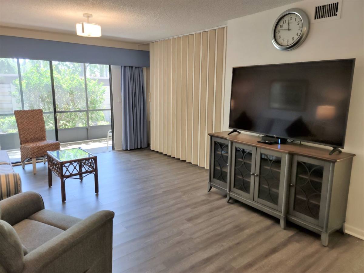 Apartment for rent at 650 Bird Bay Dr E, Venice, FL 34285