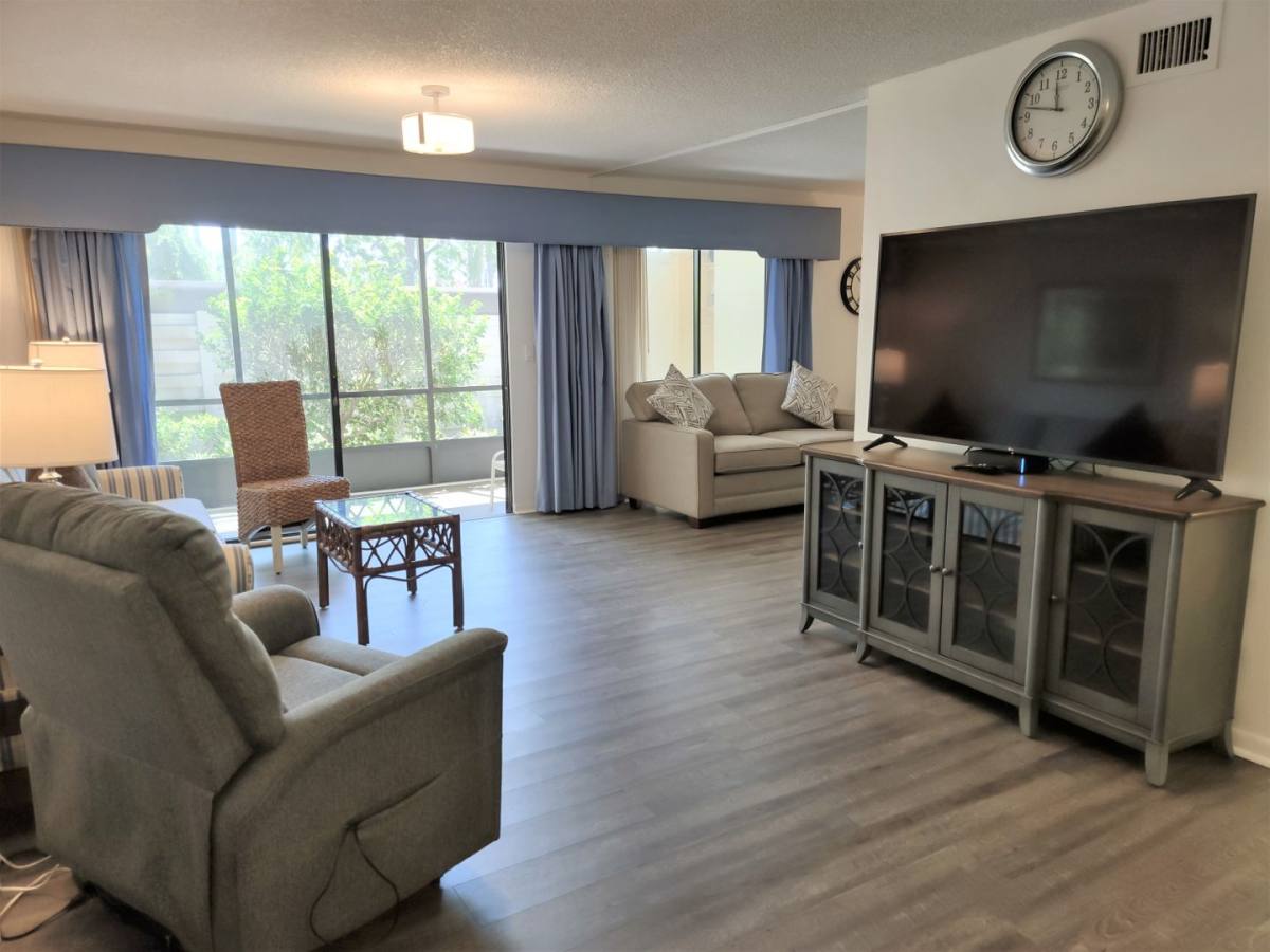 Apartment for rent at 650 Bird Bay Dr E, Venice, FL 34285