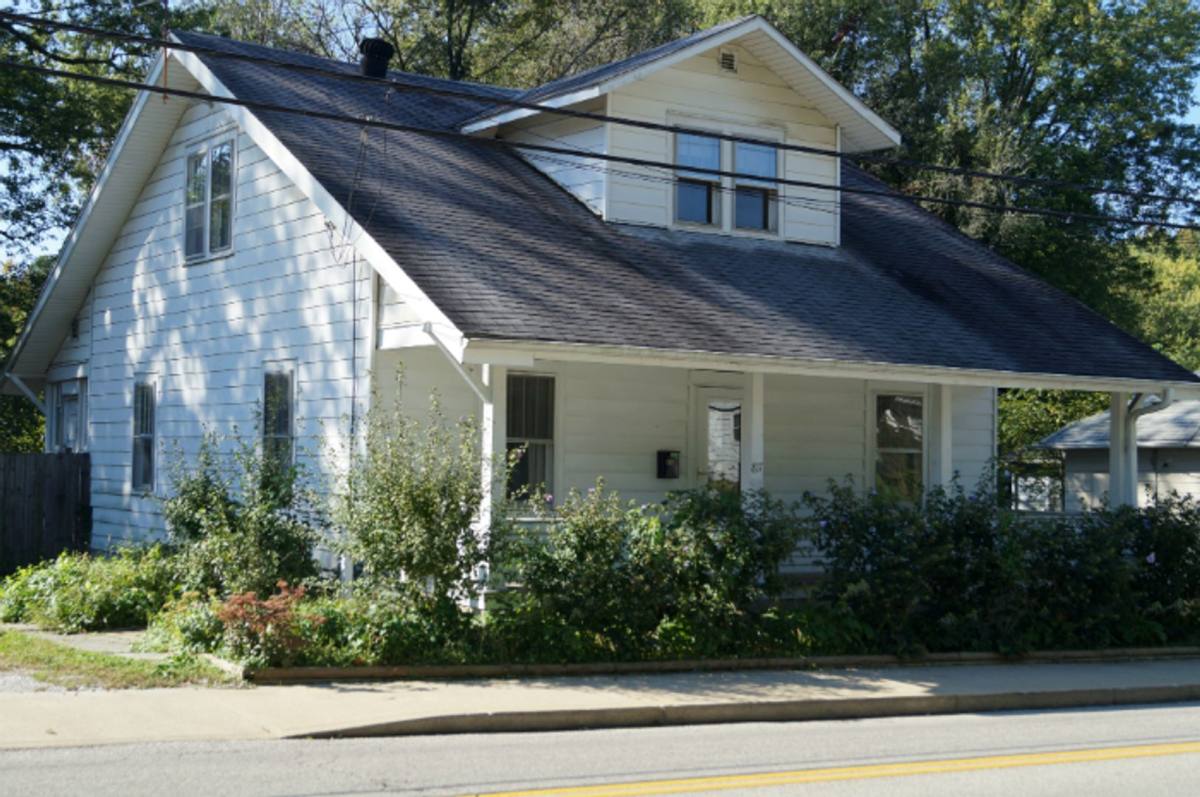 Apartment for rent at 817 W 11th St, Bloomington, IN 47404