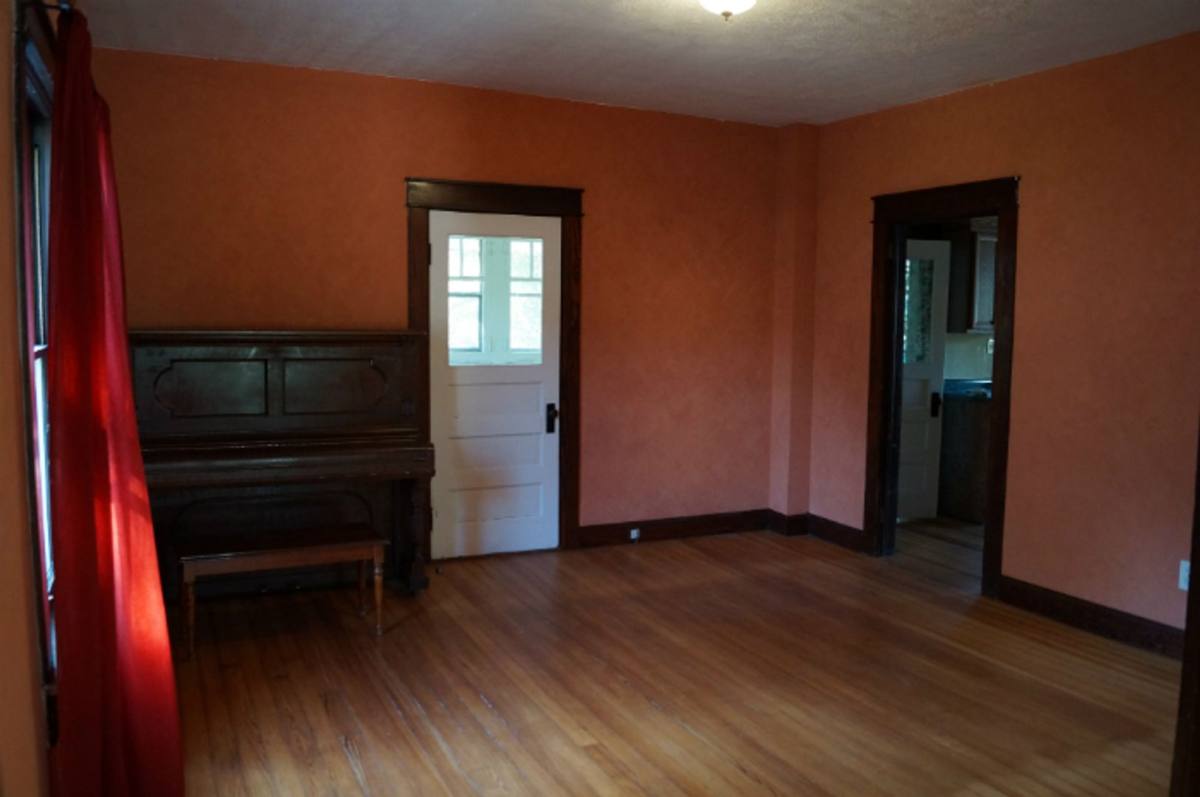 Apartment for rent at 817 W 11th St, Bloomington, IN 47404