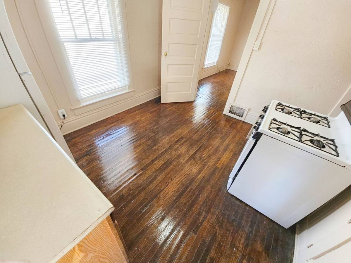 Apartment for rent at 1501 University Ave, Des Moines, IA 50314