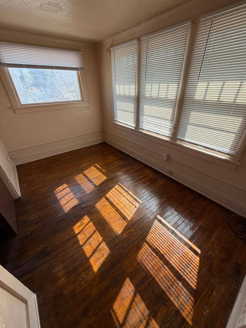 Apartment for rent at 1501 University Ave, Des Moines, IA 50314