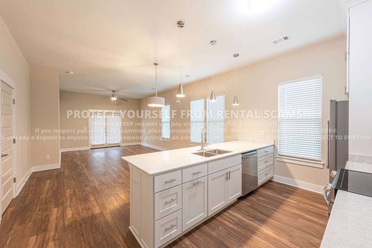 House for rent at 874 S Hill Ave, Fayetteville, AR 72701