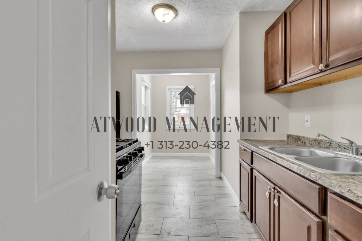 House for rent at 13965 Mendota St, Detroit, MI 48238