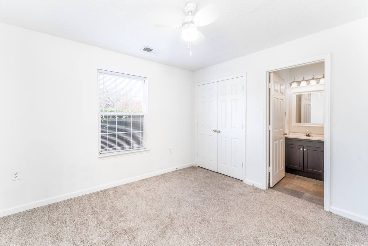 Apartment for rent at 1919 Spring Garden St, Greensboro, NC 27403
