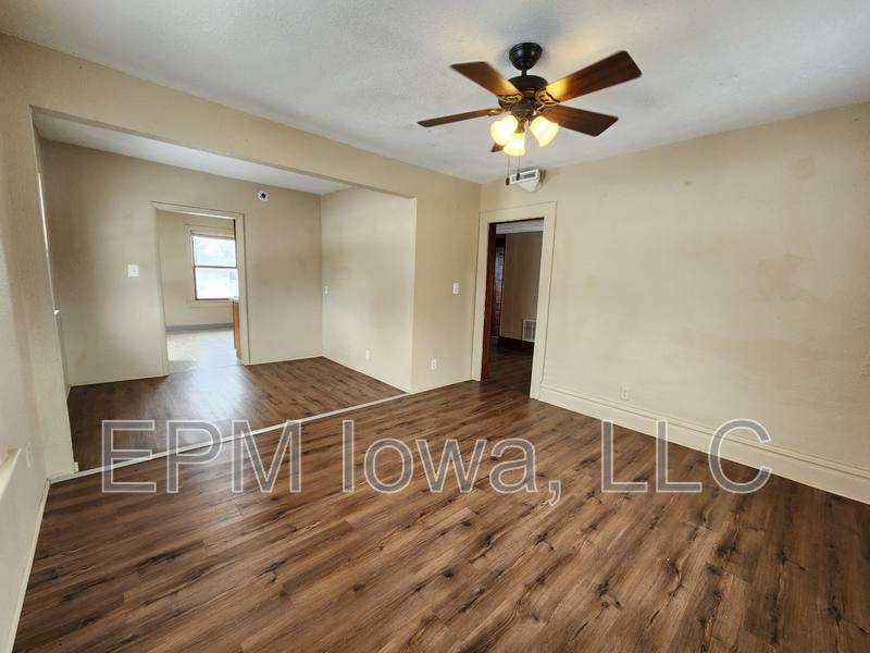 Apartment for rent at 604 1 2 W Seerley Blvd, Cedar Falls, IA 50613