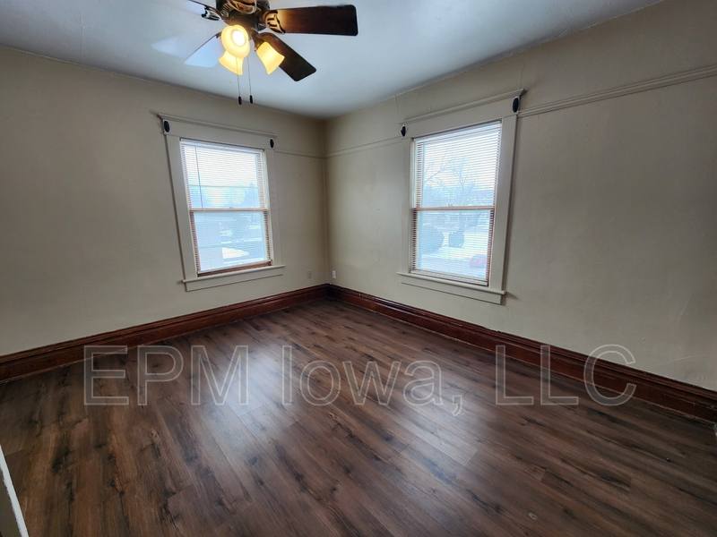 Apartment for rent at 604 1 2 W Seerley Blvd, Cedar Falls, IA 50613