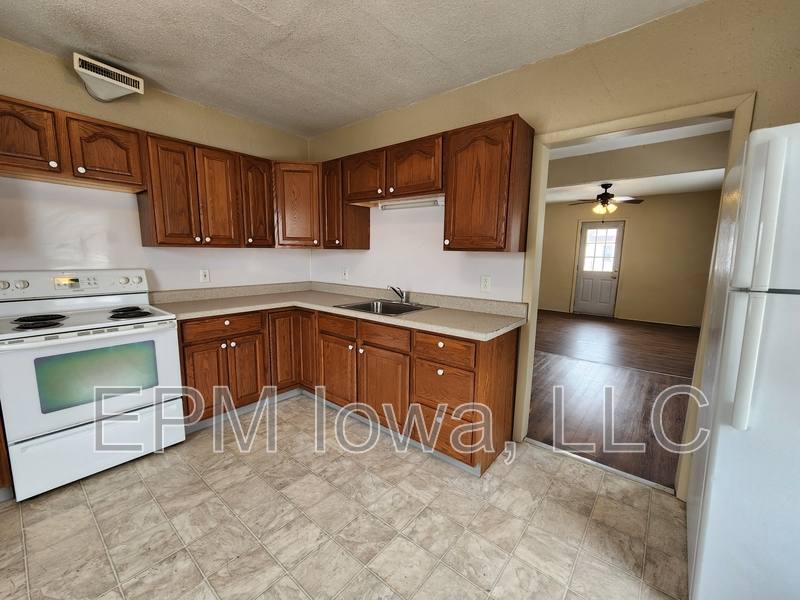 Apartment for rent at 604 1 2 W Seerley Blvd, Cedar Falls, IA 50613