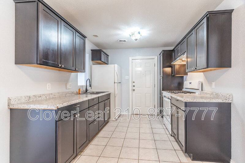 House for rent at 1006 Sumner Dr, San Antonio, TX 78218