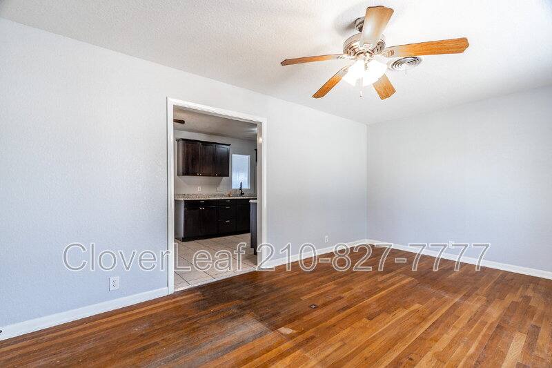 House for rent at 1006 Sumner Dr, San Antonio, TX 78218