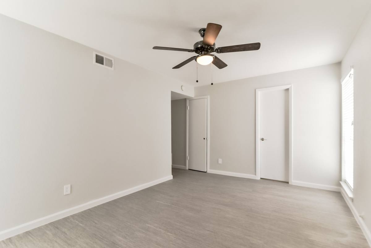 Apartment for rent at 6608 S Freeway, Fort Worth, TX 76134