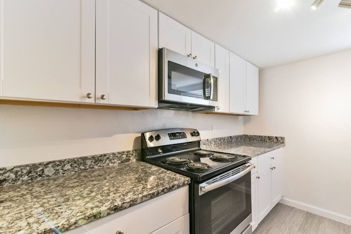 Apartment for rent at 6608 S Freeway, Fort Worth, TX 76134