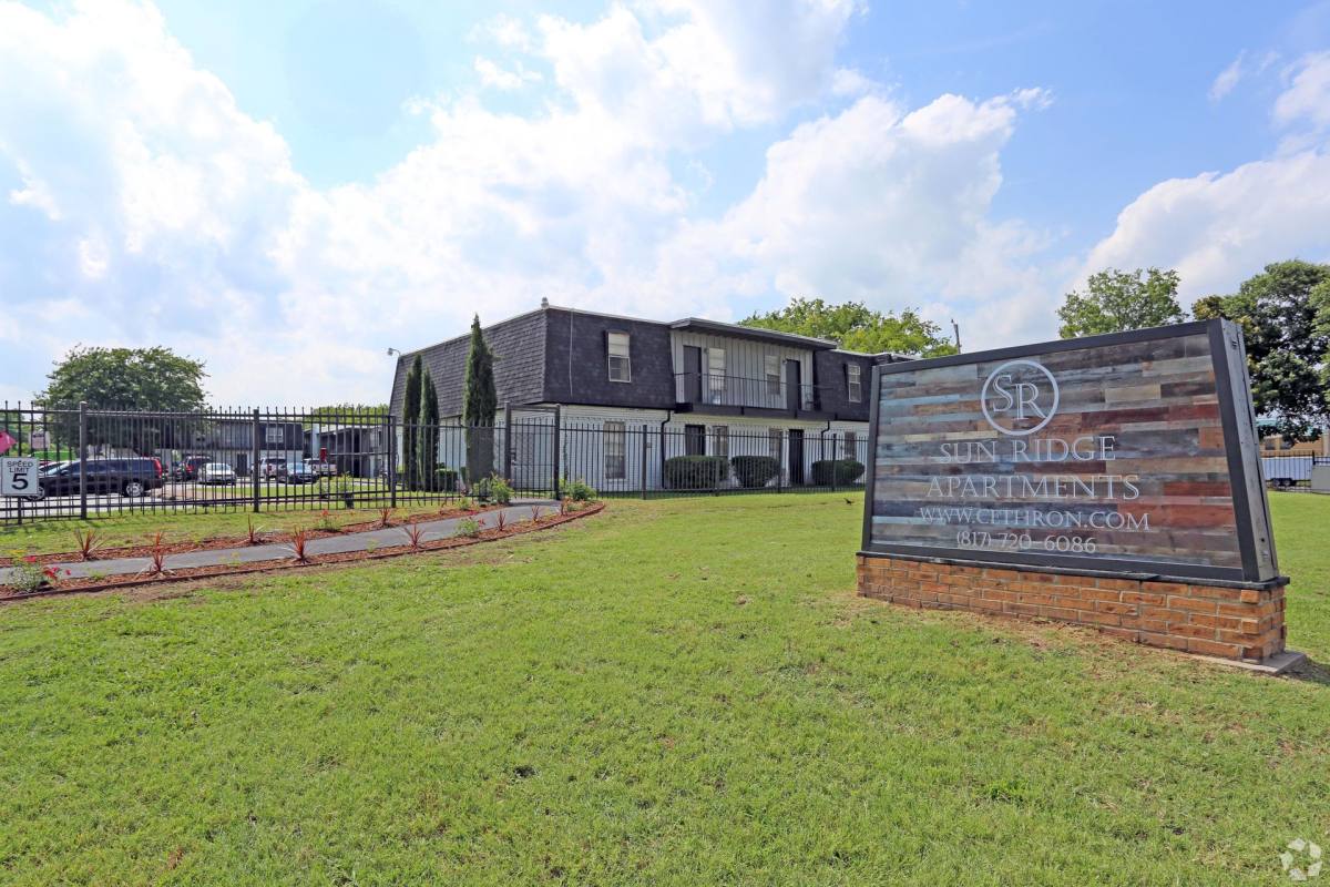 Apartment for rent at 6608 S Freeway, Fort Worth, TX 76134