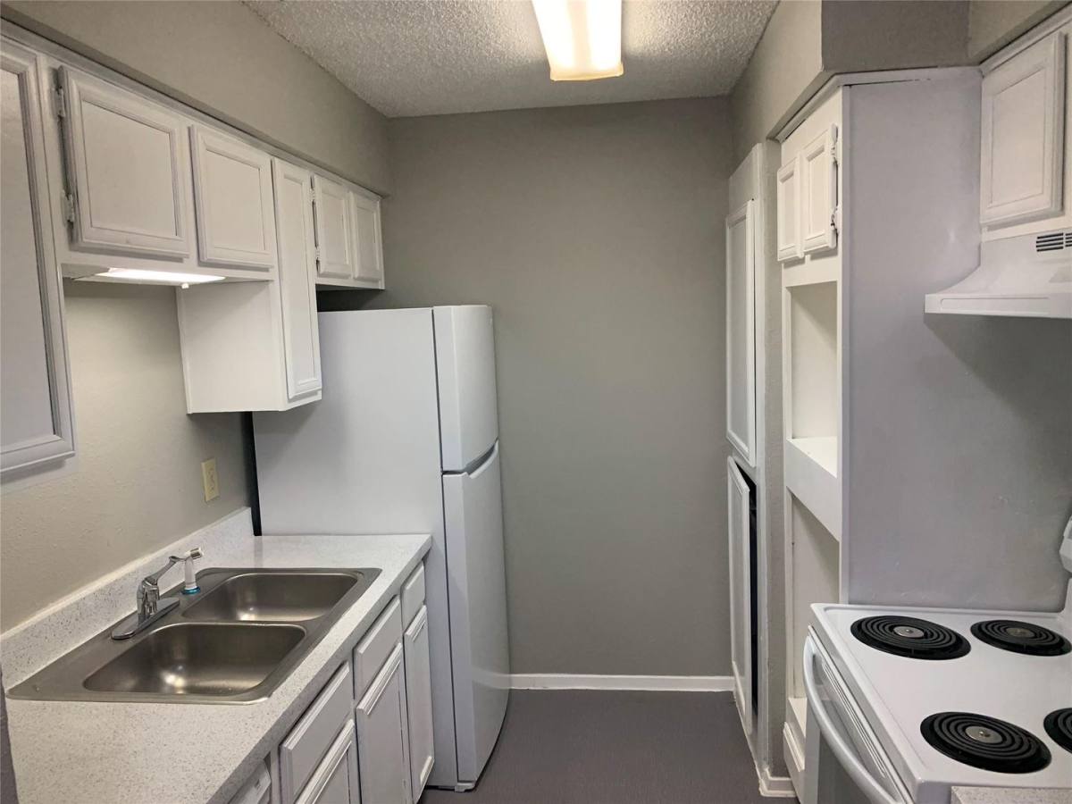 Townhouse for rent at 9696 Walnut St #1502, Dallas, TX 75243