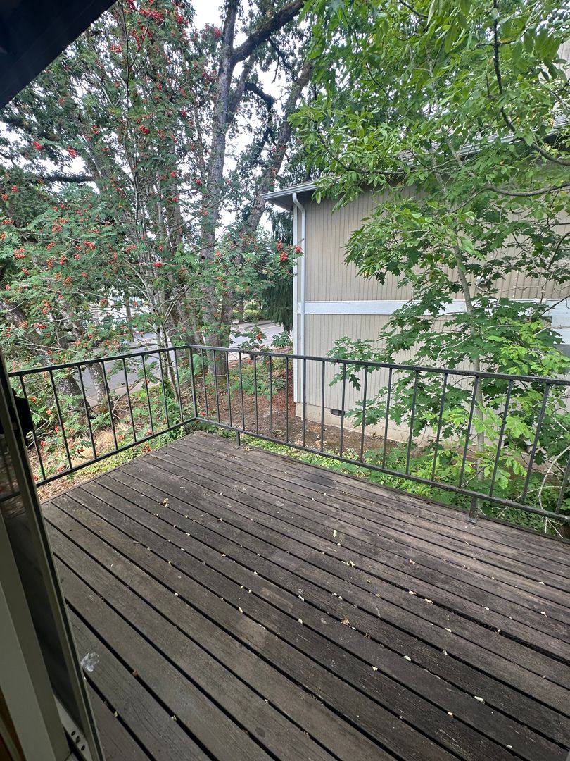 Apartment for rent at 401 Madrona Ave SE, Salem, OR 97302