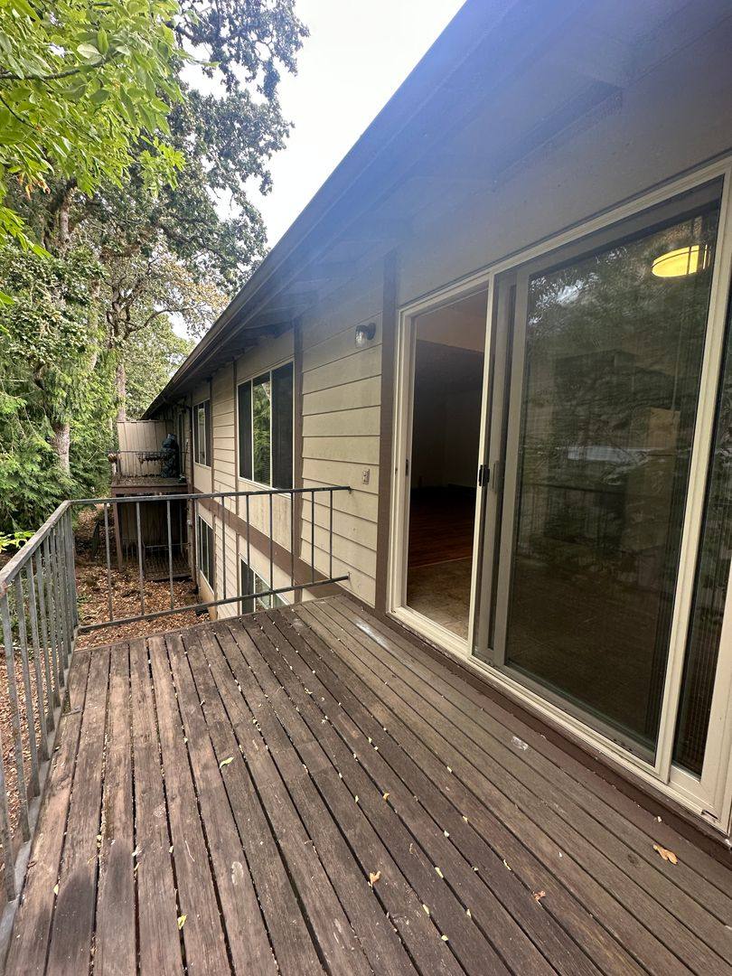 Apartment for rent at 401 Madrona Ave SE, Salem, OR 97302