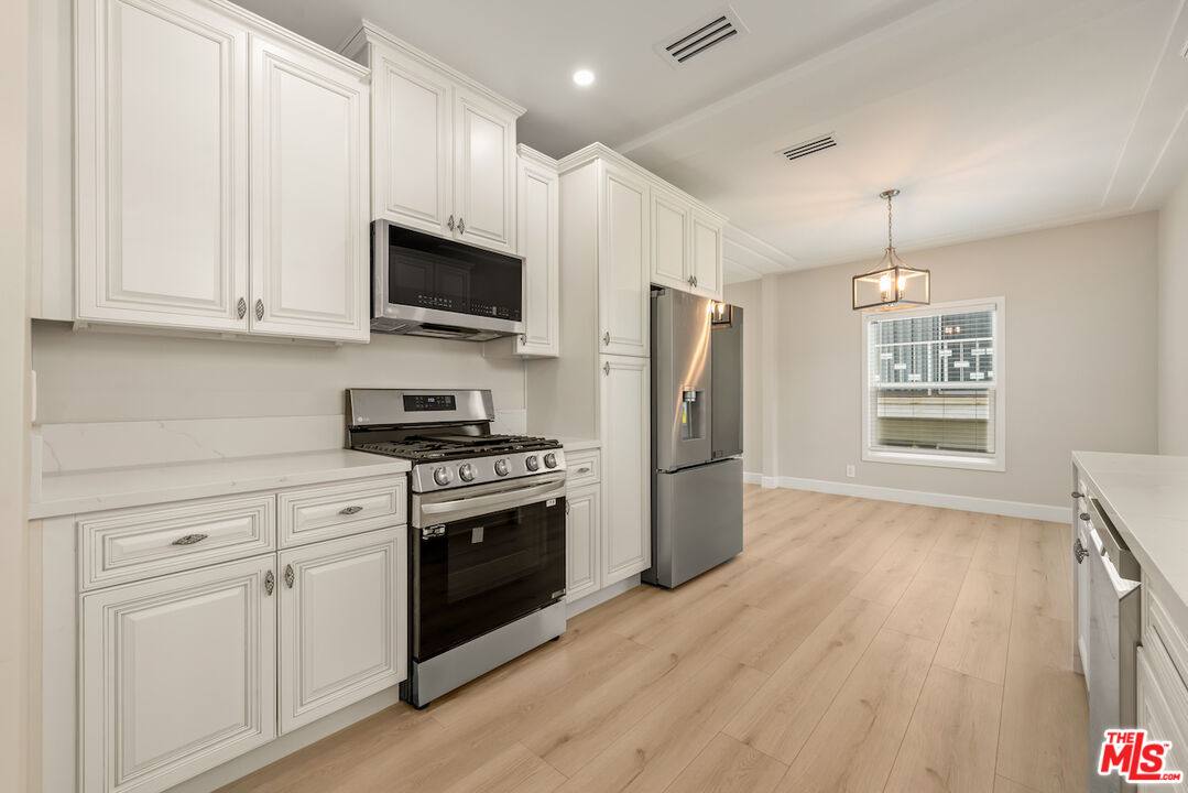 House for rent at 1117 S Wooster St, Los Angeles, CA 90035
