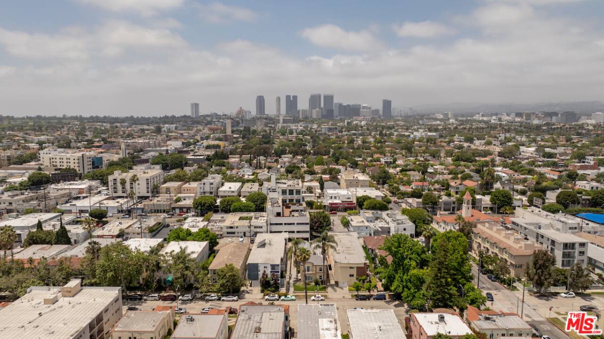 House for rent at 1117 S Wooster St, Los Angeles, CA 90035