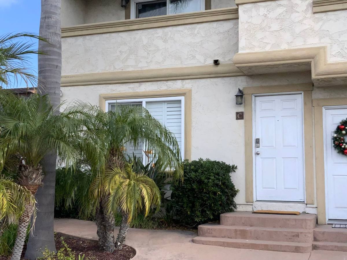 Townhouse for rent at 1085 12th St, Imperial Beach, CA 91932