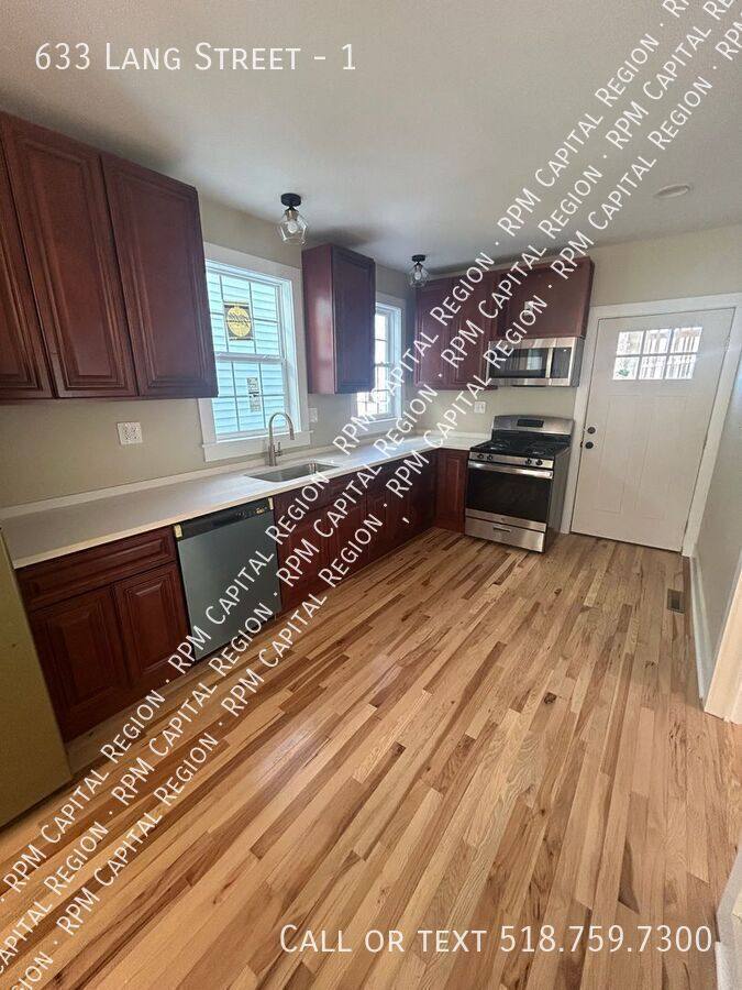 Apartment for rent at 633 Lang St #1, Schenectady, NY 12308