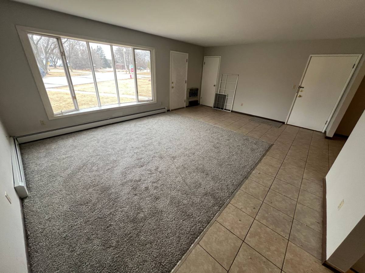 Apartment for rent at 240 Williamsburg Dr, Mequon, WI 53092