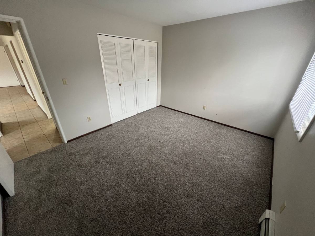 Apartment for rent at 240 Williamsburg Dr, Mequon, WI 53092