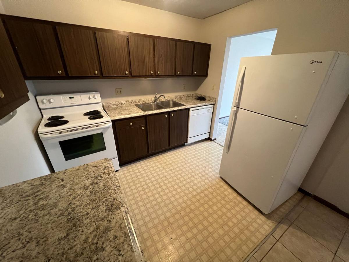 Apartment for rent at 240 Williamsburg Dr, Mequon, WI 53092