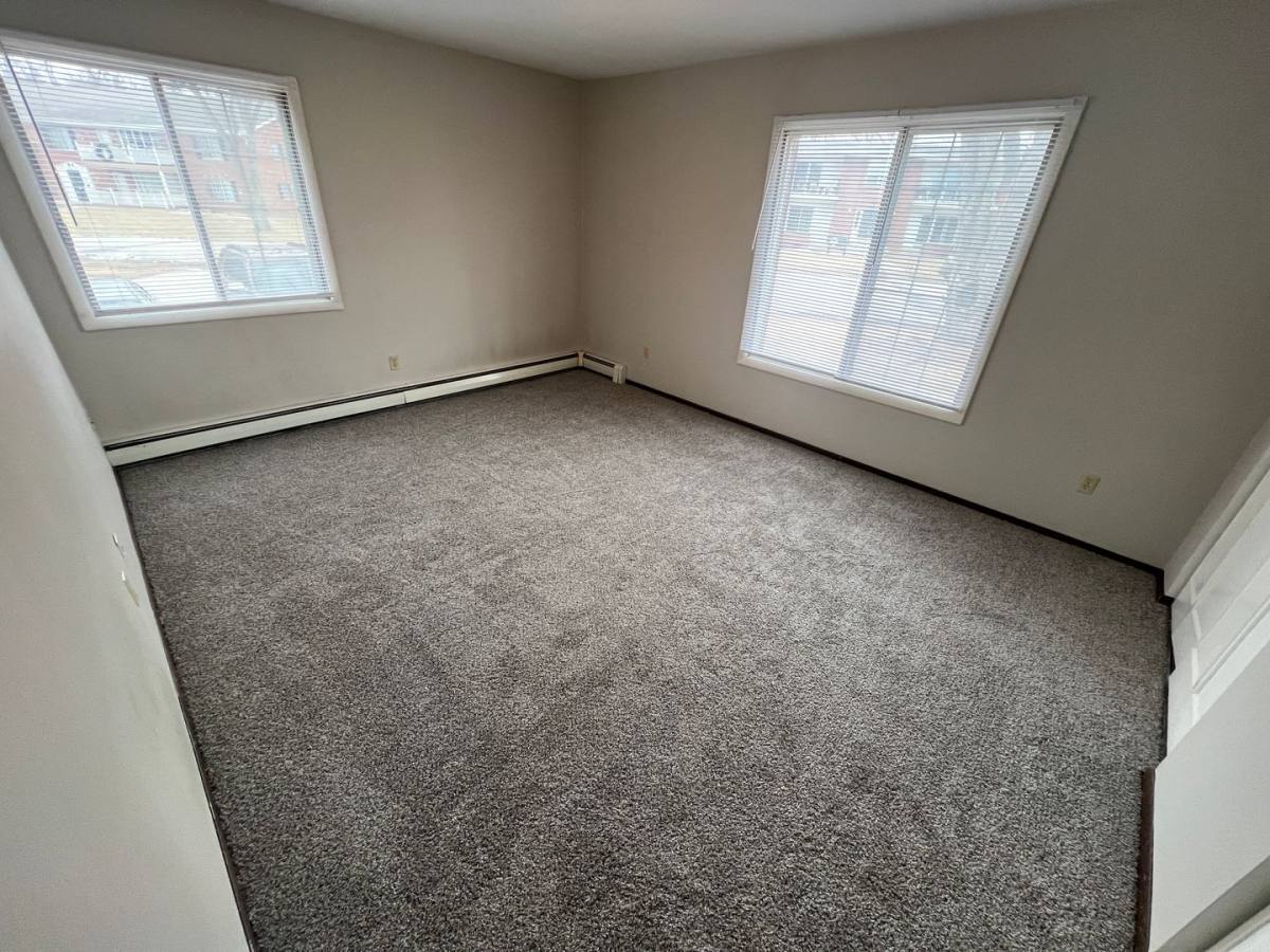 Apartment for rent at 240 Williamsburg Dr, Mequon, WI 53092