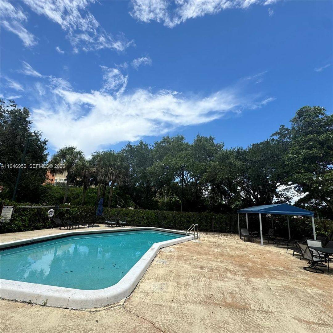 Townhouse for rent at 549 Racquet Club Rd, Fort Lauderdale, FL 33326