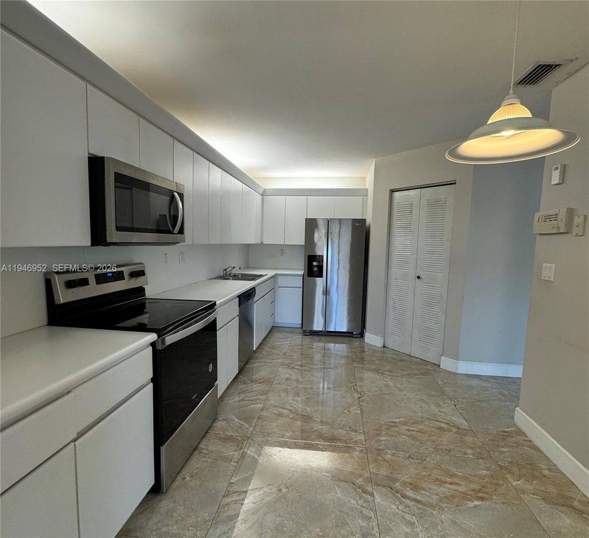 Townhouse for rent at 549 Racquet Club Rd, Fort Lauderdale, FL 33326