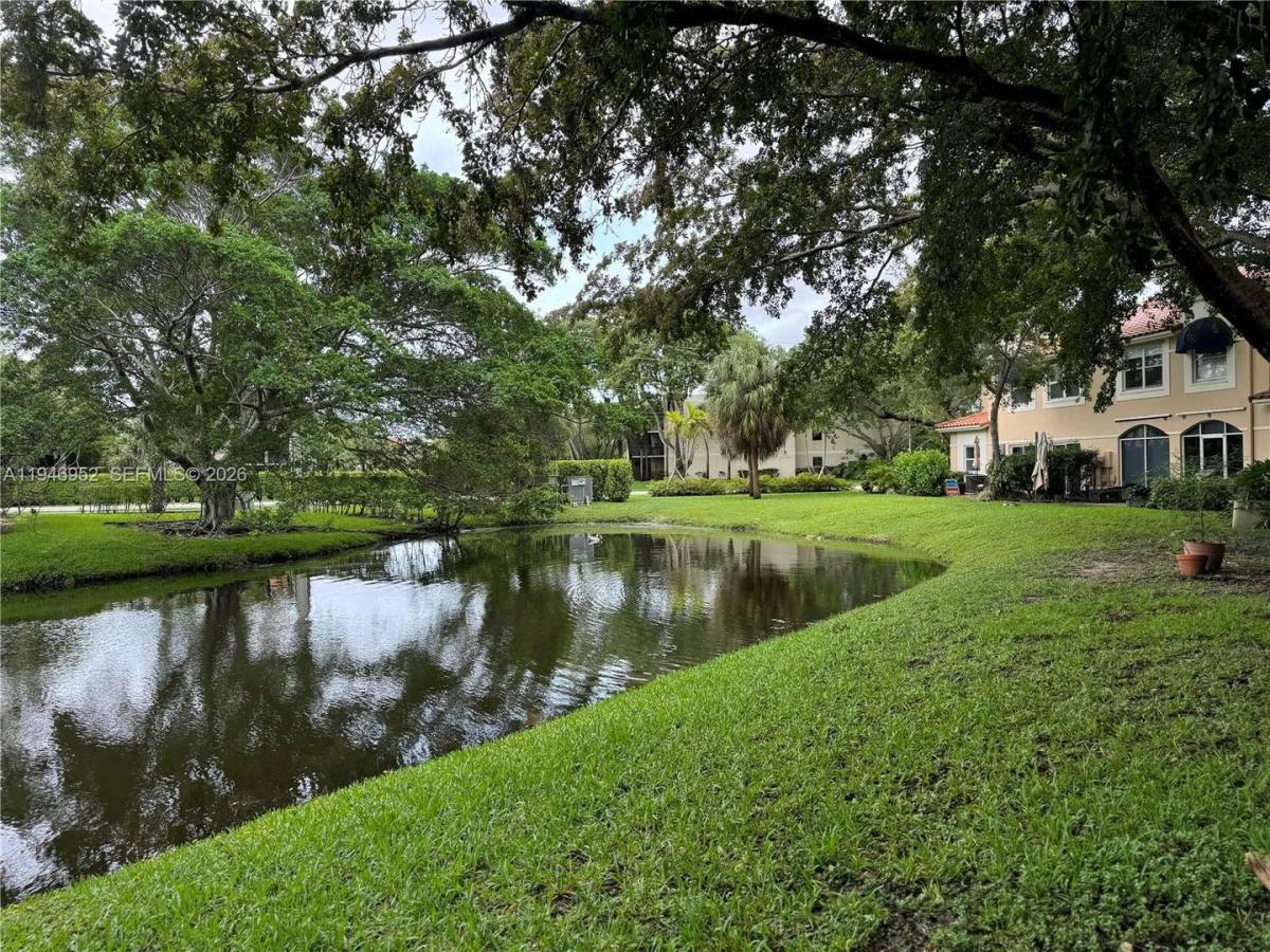 Townhouse for rent at 549 Racquet Club Rd, Fort Lauderdale, FL 33326