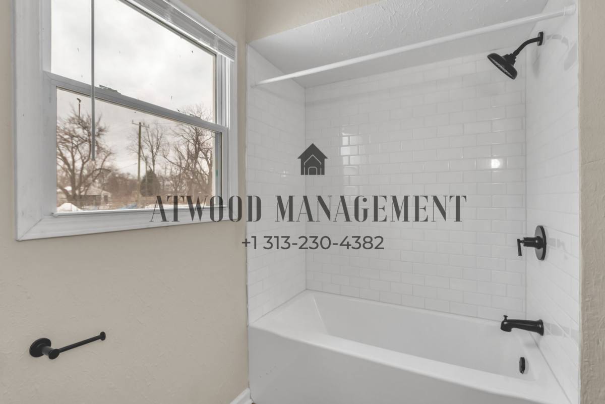 House for rent at 19050 W Davison St, Detroit, MI 48223