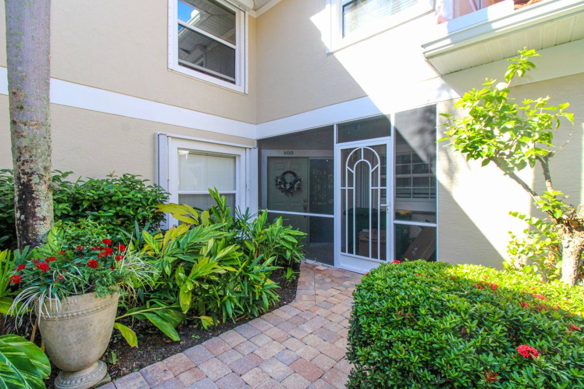 Condo for rent at 5330 Andover Dr, Naples, FL 34110