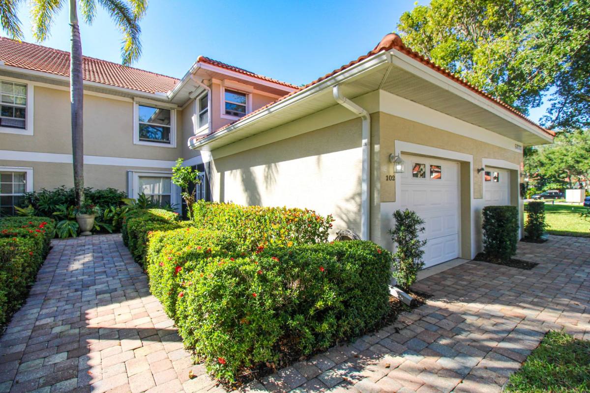Condo for rent at 5330 Andover Dr, Naples, FL 34110