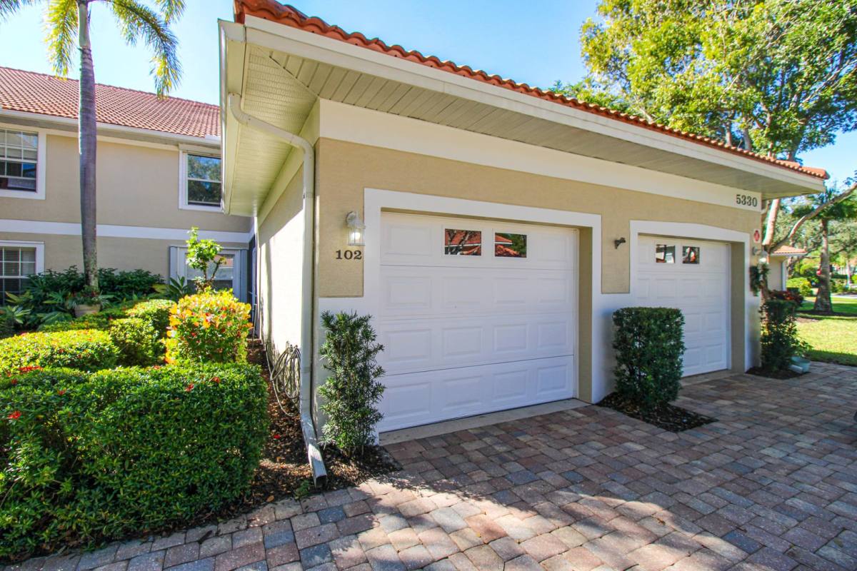 Condo for rent at 5330 Andover Dr, Naples, FL 34110