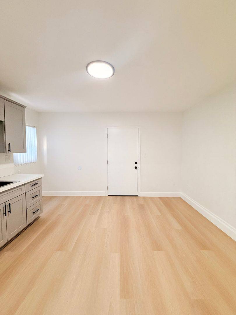 Apartment for rent at 4705 Willow Brook Ave #2, Los Angeles, CA 90029
