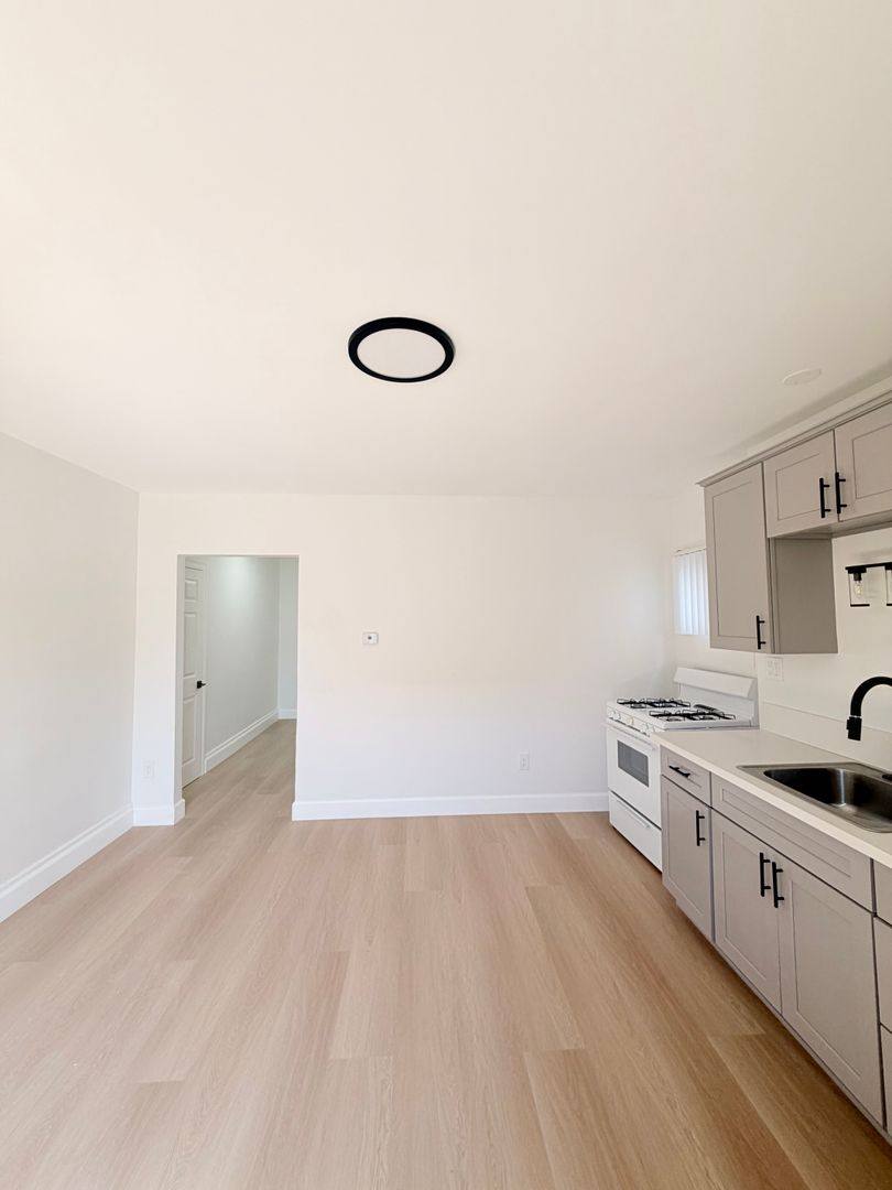 Apartment for rent at 4705 Willow Brook Ave #2, Los Angeles, CA 90029