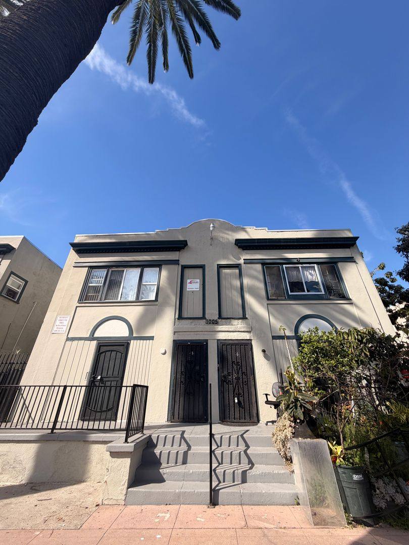 Apartment for rent at 1005 Berendo St #1, Los Angeles, CA 90029