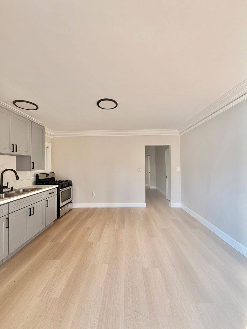 Apartment for rent at 1005 Berendo St #1, Los Angeles, CA 90029