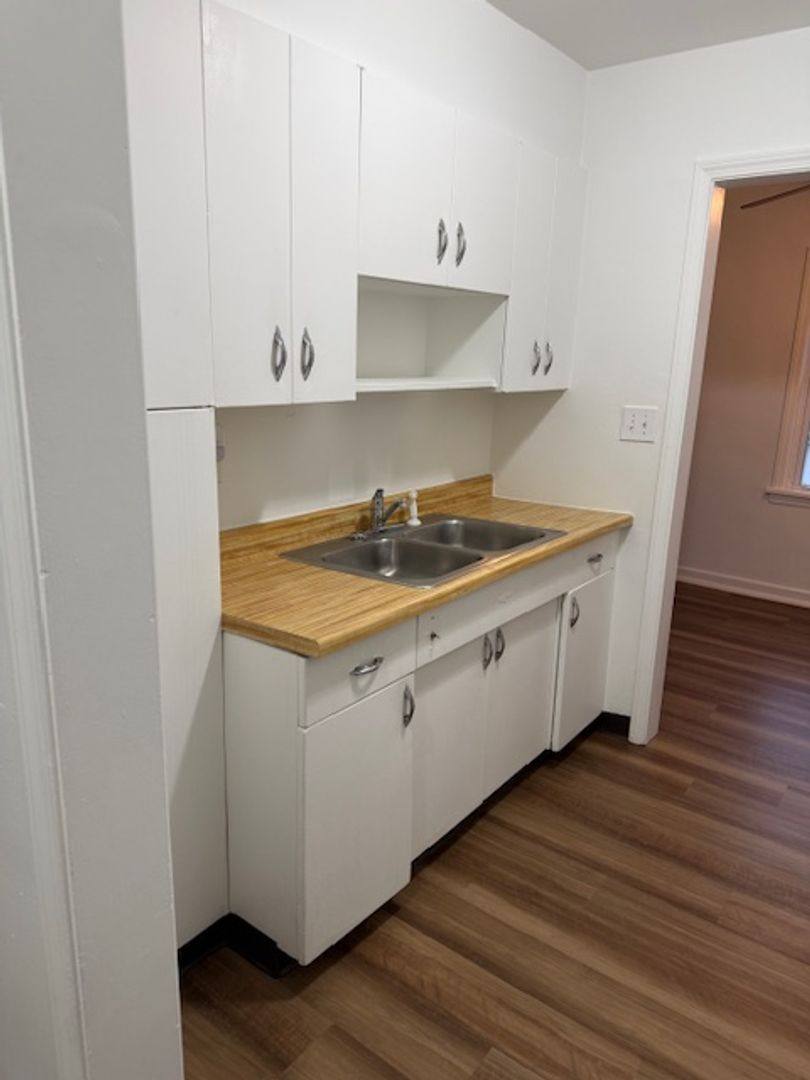 Apartment for rent at 3733 Warrensville Center Rd, Beachwood, OH 44122