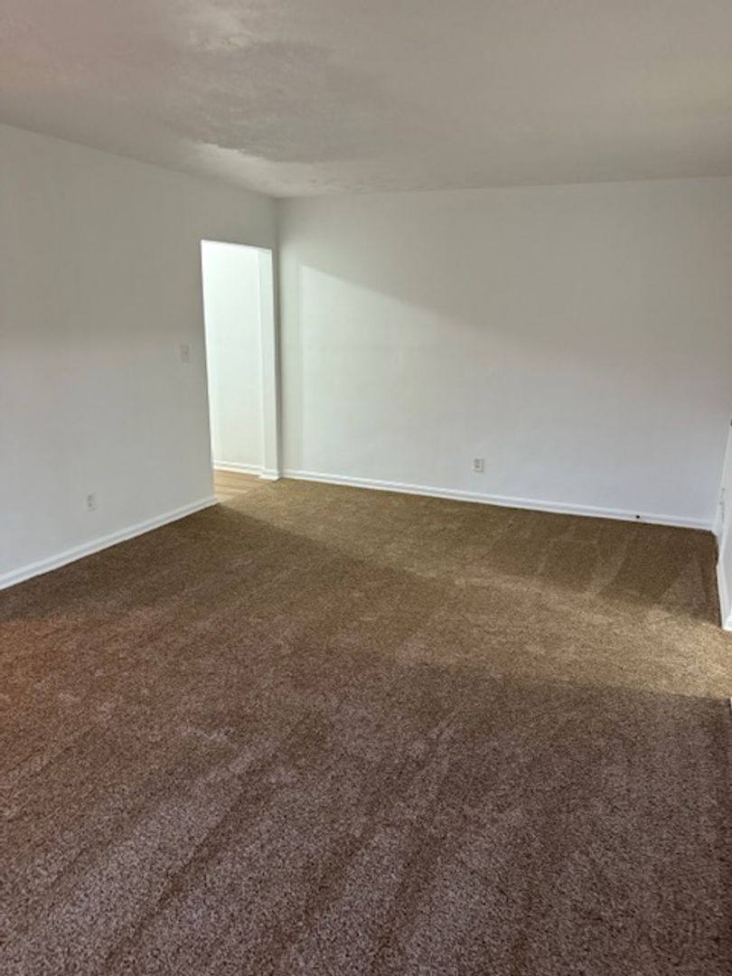 Apartment for rent at 3733 Warrensville Center Rd, Beachwood, OH 44122