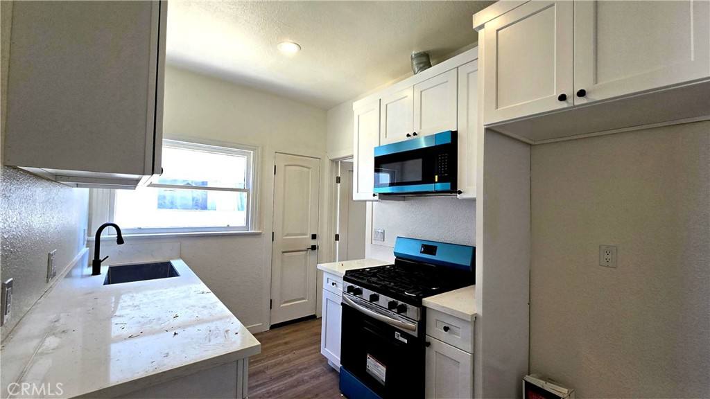 Apartment for rent at 973 N Pk Circle #973-5, Long Beach, CA 90813